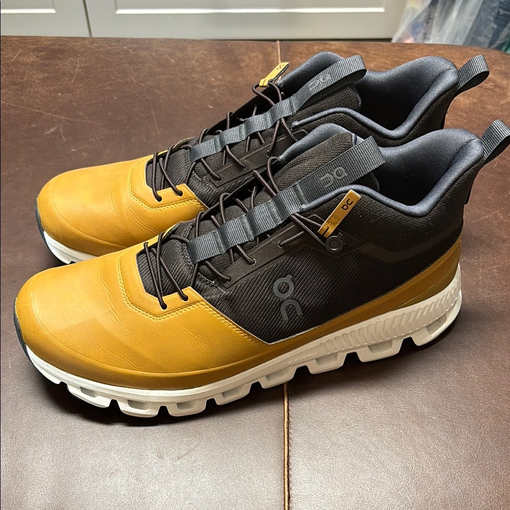 On Running Men's Two-Tone Mustard Yellow and Dark Gray Trail Boots